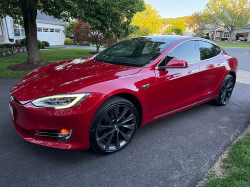 Used 2020 Tesla Model S Long Range Plus AWD/4WD image 1