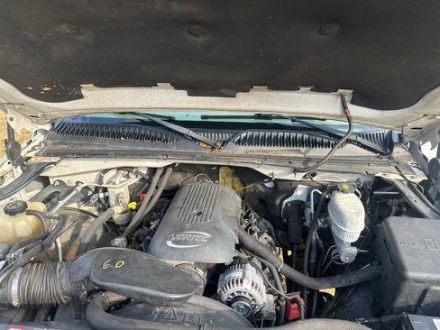 Used 2004 Chevrolet Silverado 2500 LT w/ Skid Plate Package image 13