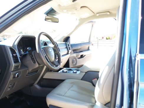 Used 2018 Ford Expedition Max XLT w/ Equipment Group 202A image 23