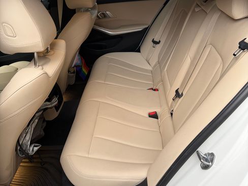 Used 2019 BMW 330i Sedan w/ Convenience Package RWD image 9