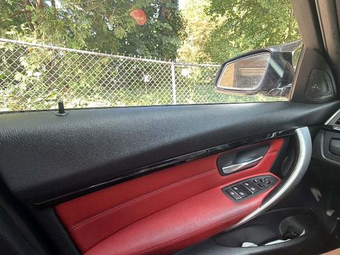 Used 2016 BMW 340i xDrive Sedan AWD/4WD image 6