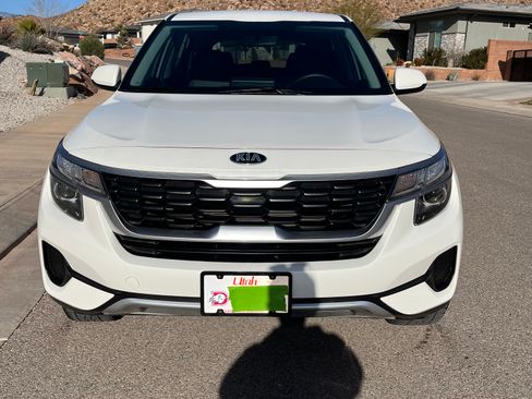 Used 2021 Kia Seltos LX image 1