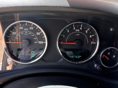 Used 2017 Jeep Wrangler Unlimited Sahara w/ Dual Top Group AWD/4WD image 11