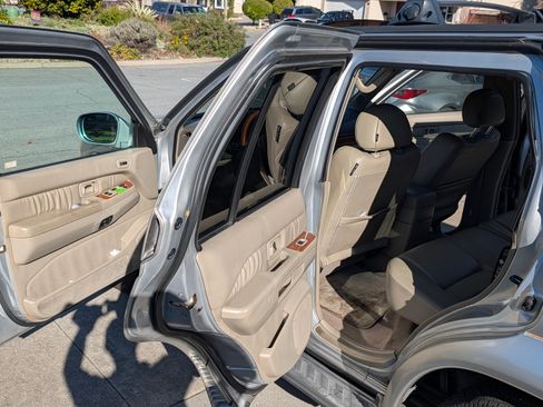 Used 2002 INFINITI QX4 4 Sport Utility 4D image 11