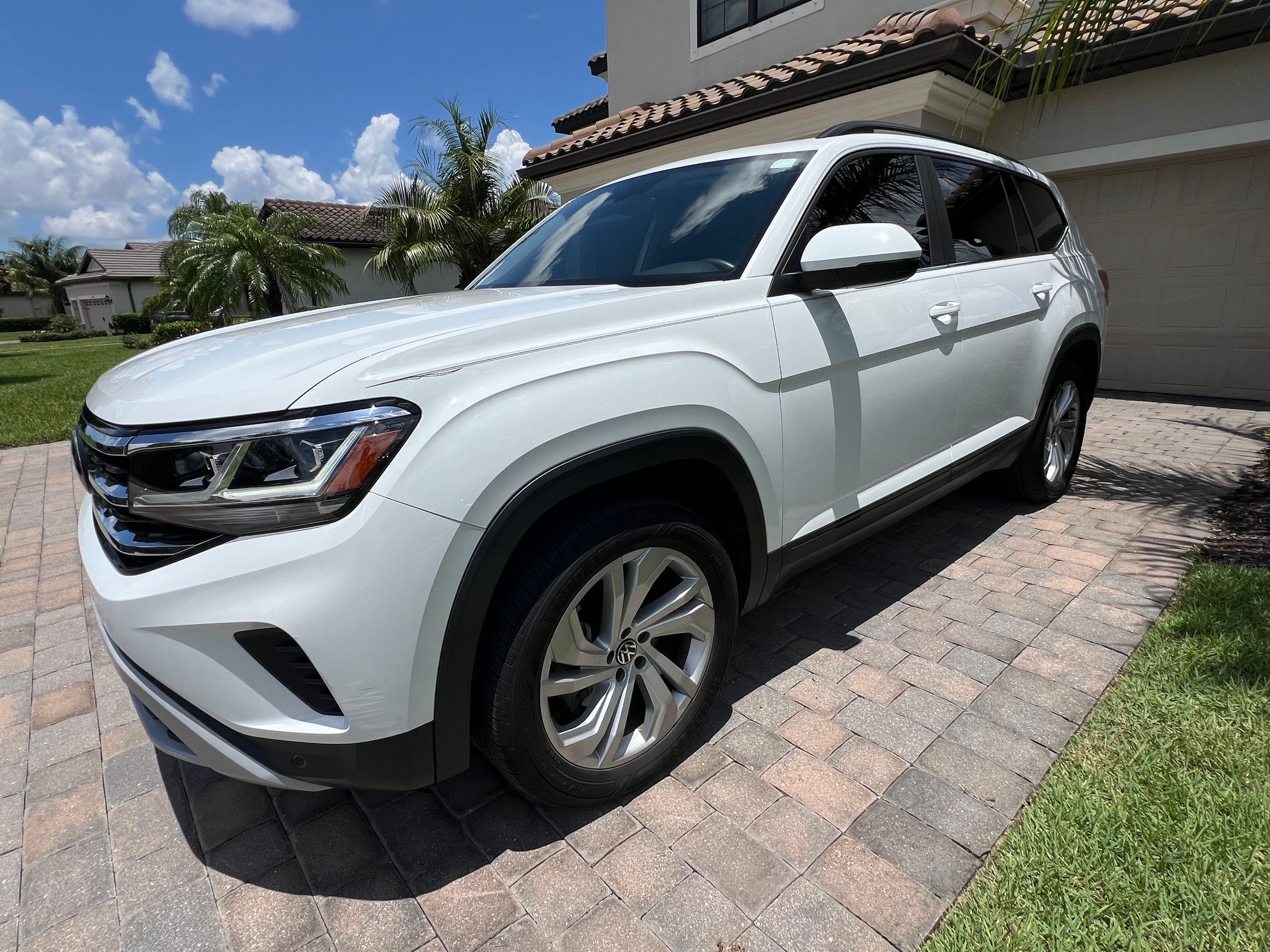 Used 2022 Volkswagen Atlas SE w/ Panoramic Sunroof Package FWD image 1