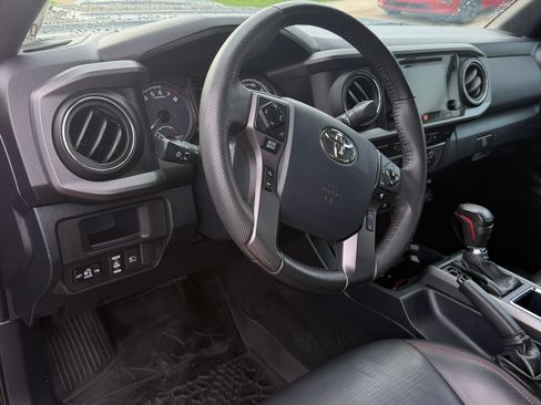 Used 2019 Toyota Tacoma TRD Pro AWD/4WD image 10