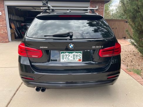 Used 2018 BMW 330i xDrive Wagon AWD/4WD image 8