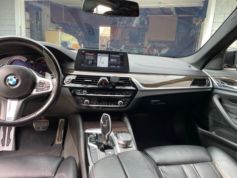 Used 2018 BMW 540i image 8