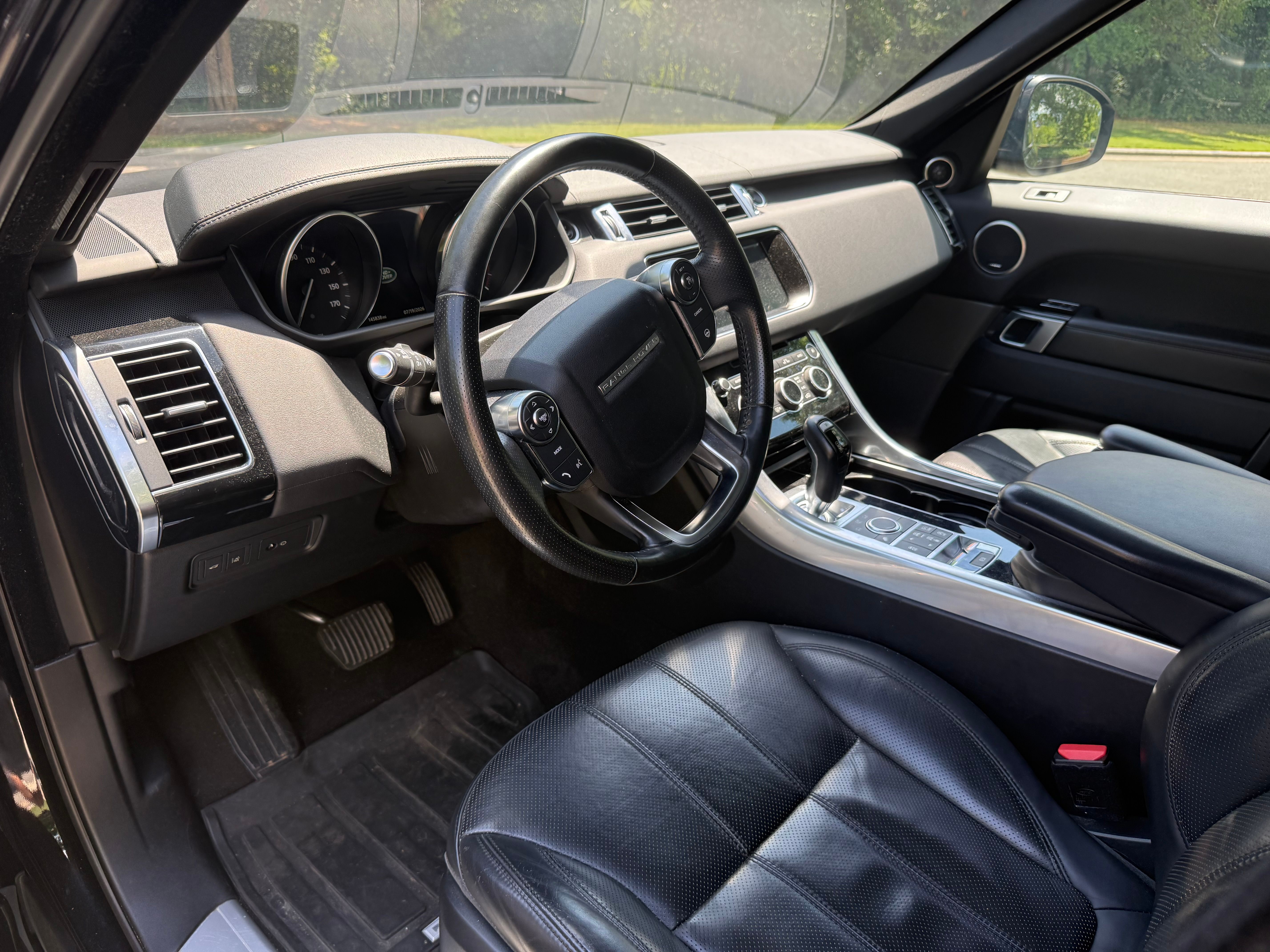 Used 2017 Land Rover Range Rover Sport HSE AWD/4WD image 9