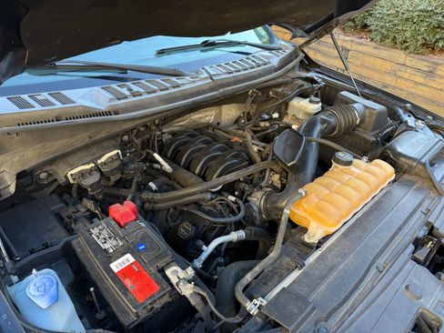 Used 2016 Ford F150 XLT w/ XTR Package image 8