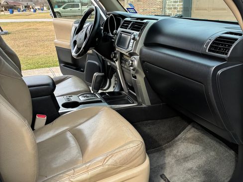 Used 2012 Toyota 4Runner Limited image 4