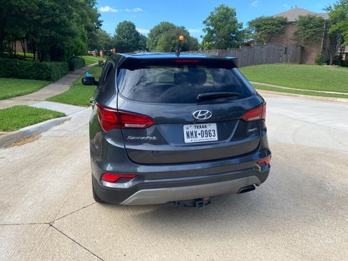 Used 2018 Hyundai Santa Fe Sport FWD image 2