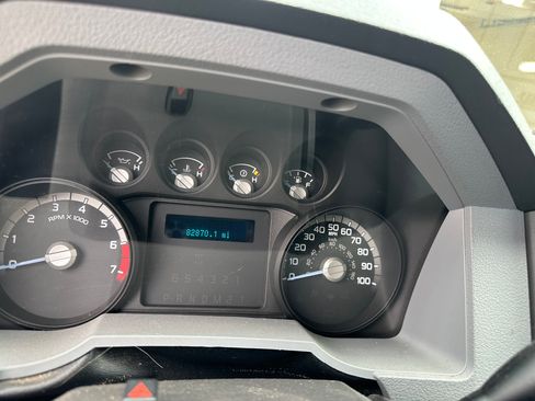 Used 2016 Ford F250 XL w/ XL Appearance Package AWD/4WD image 10
