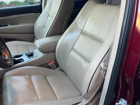 Used 2018 Jeep Grand Cherokee Overland image 10