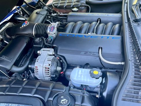 Used 2004 Chevrolet Corvette Convertible w/ Preferred Equipment Group RWD image 10