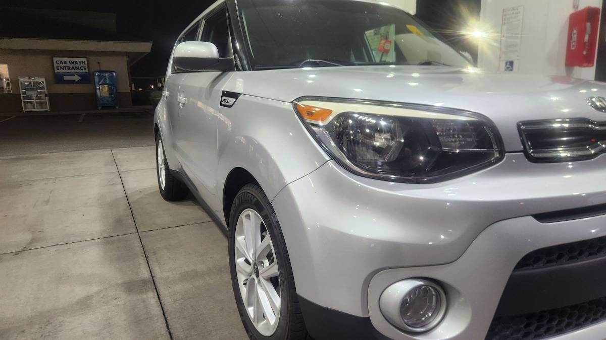 Used 2018 Kia Soul + FWD image 20