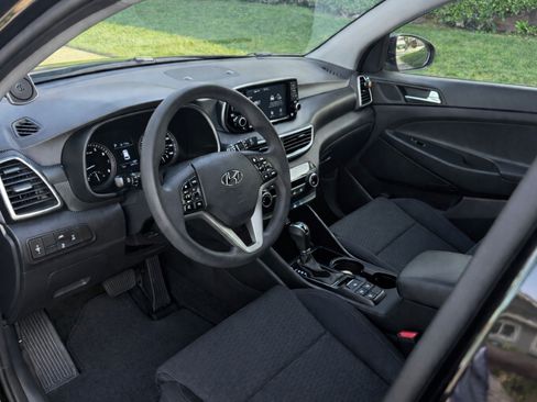 Used 2020 Hyundai Tucson SE w/ Cargo Package image 14