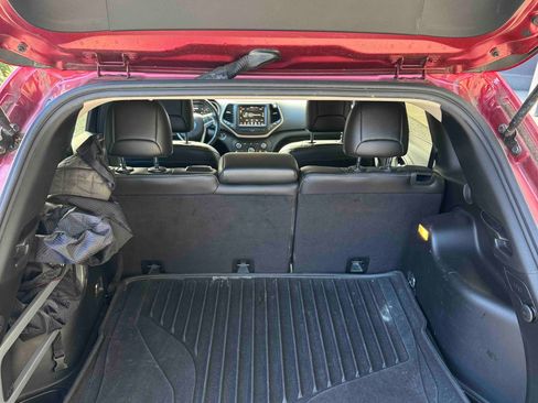 Used 2016 Jeep Cherokee Limited image 6