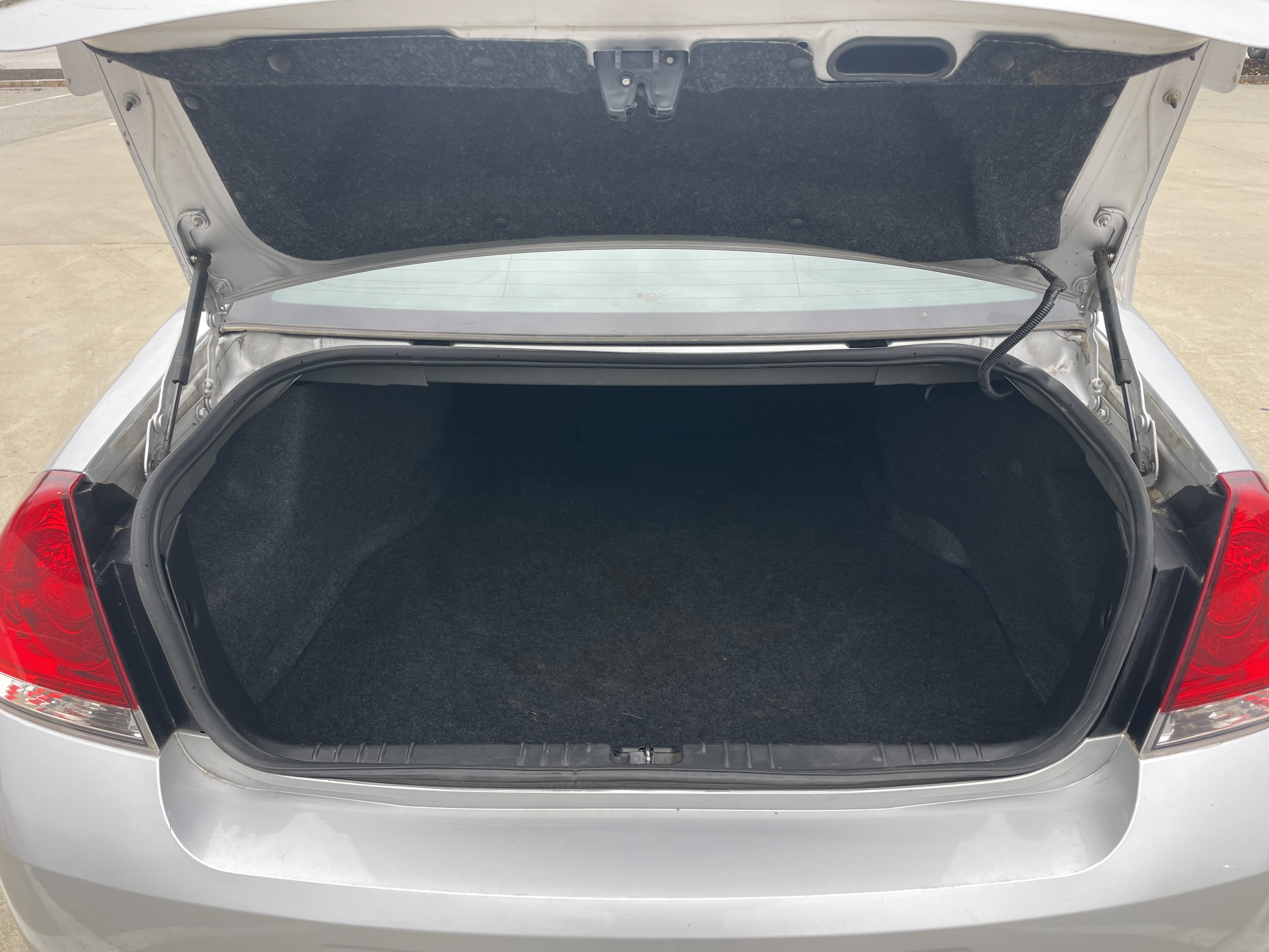 Used 2014 Chevrolet Impala LTZ FWD image 17