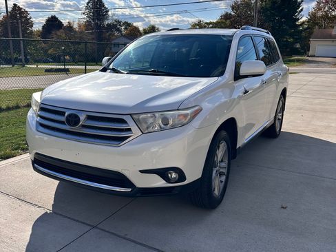 Used 2012 Toyota Highlander Limited image 2