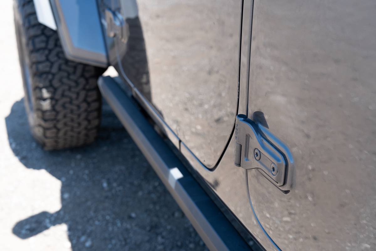 Used 2018 Jeep Wrangler Unlimited Sahara AWD/4WD image 13