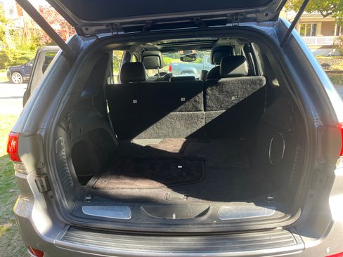 Used 2018 Jeep Grand Cherokee Limited image 9