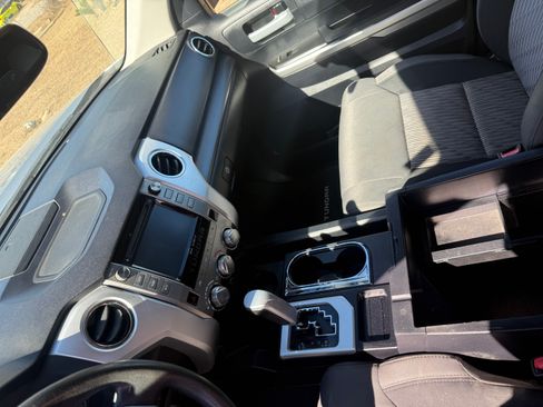 Used 2017 Toyota Tundra SR5 w/ SR5 Upgrade Package image 11