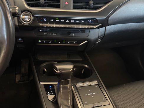 Used 2019 Lexus UX 200 F Sport image 9