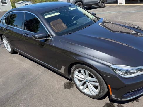 Used 2016 BMW 750i xDrive AWD/4WD image 4