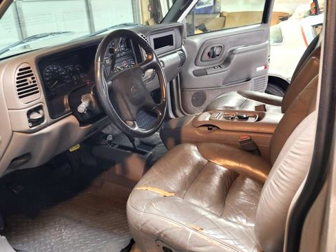 Used 2000 Chevrolet Silverado 3500 4x4 Extended Cab image 13