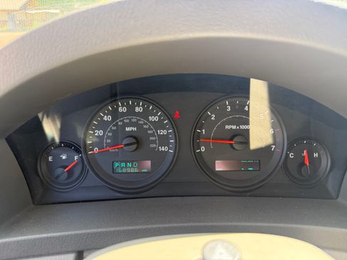 Used 2005 Jeep Grand Cherokee Laredo AWD/4WD image 9