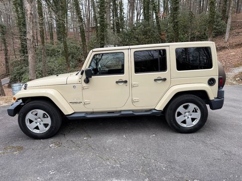 Used 2011 Jeep Wrangler Unlimited Sahara w/ Dual Top Group image 6