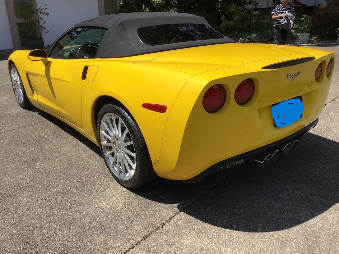 Used 2006 Chevrolet Corvette Convertible w/ Performance Package RWD image 2
