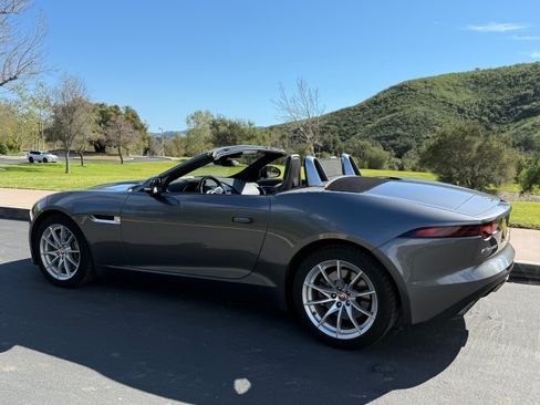 Used 2019 Jaguar F-TYPE Convertible image 23