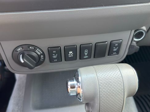 Used 2014 Nissan Frontier SV w/ SV Value Truck Package image 8