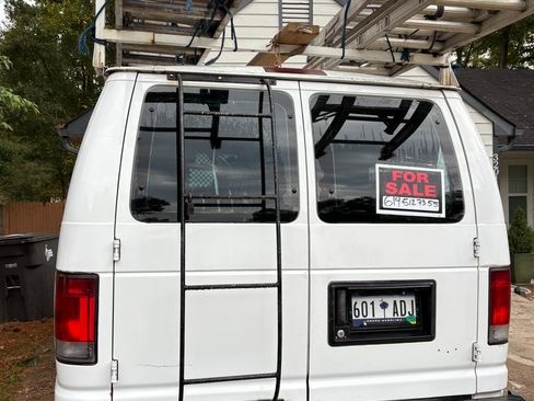 Used 2011 Ford E-250 and Econoline 250 image 4