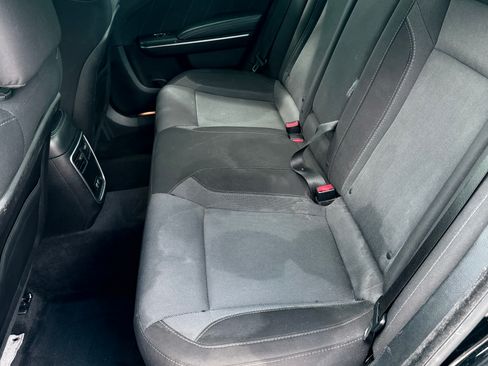 Used 2016 Dodge Charger SXT RWD image 18