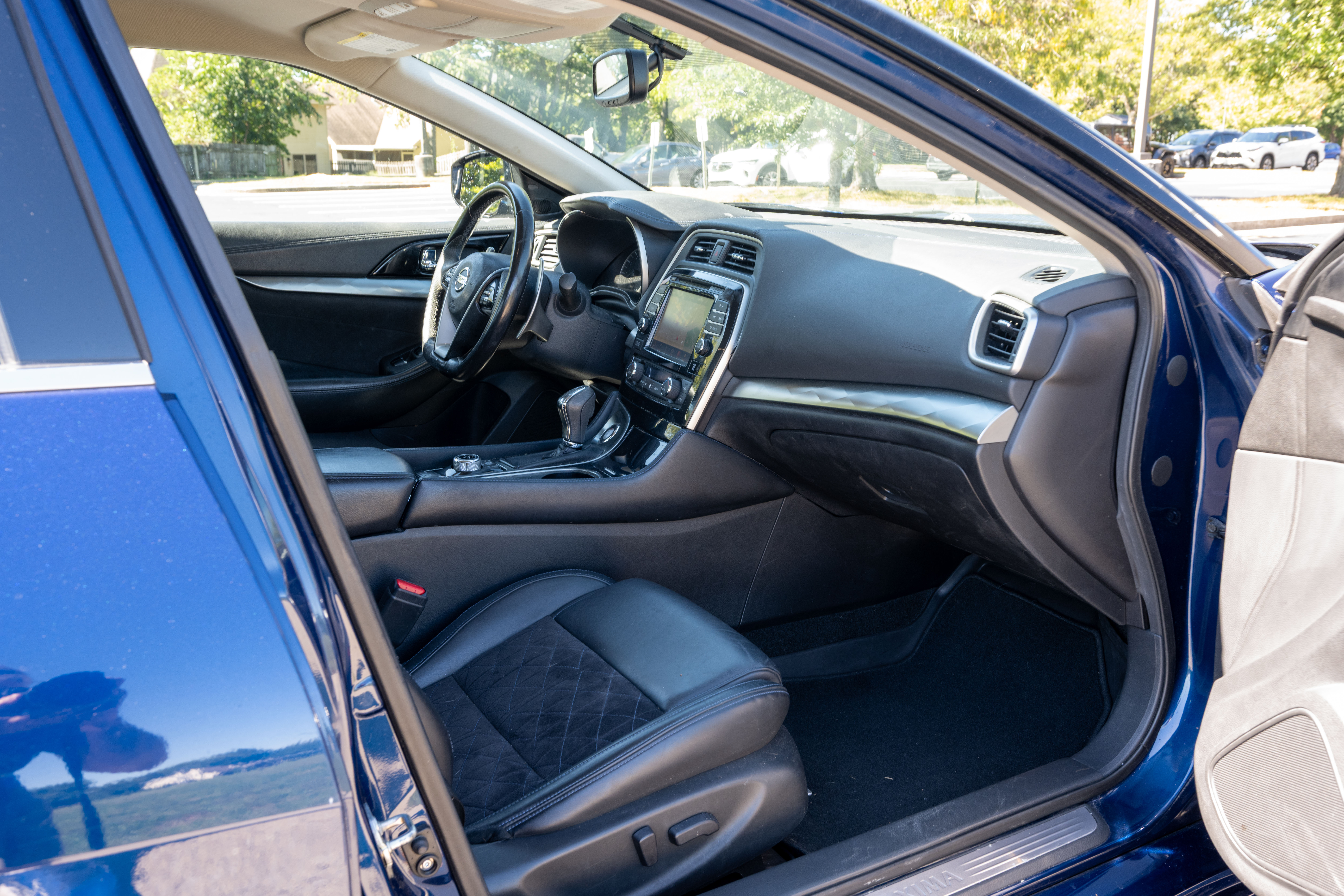 Used 2016 Nissan Maxima SR FWD image 12