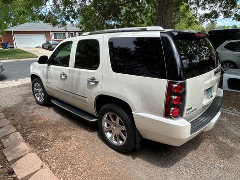 Used 2011 GMC Yukon Denali AWD/4WD image 6
