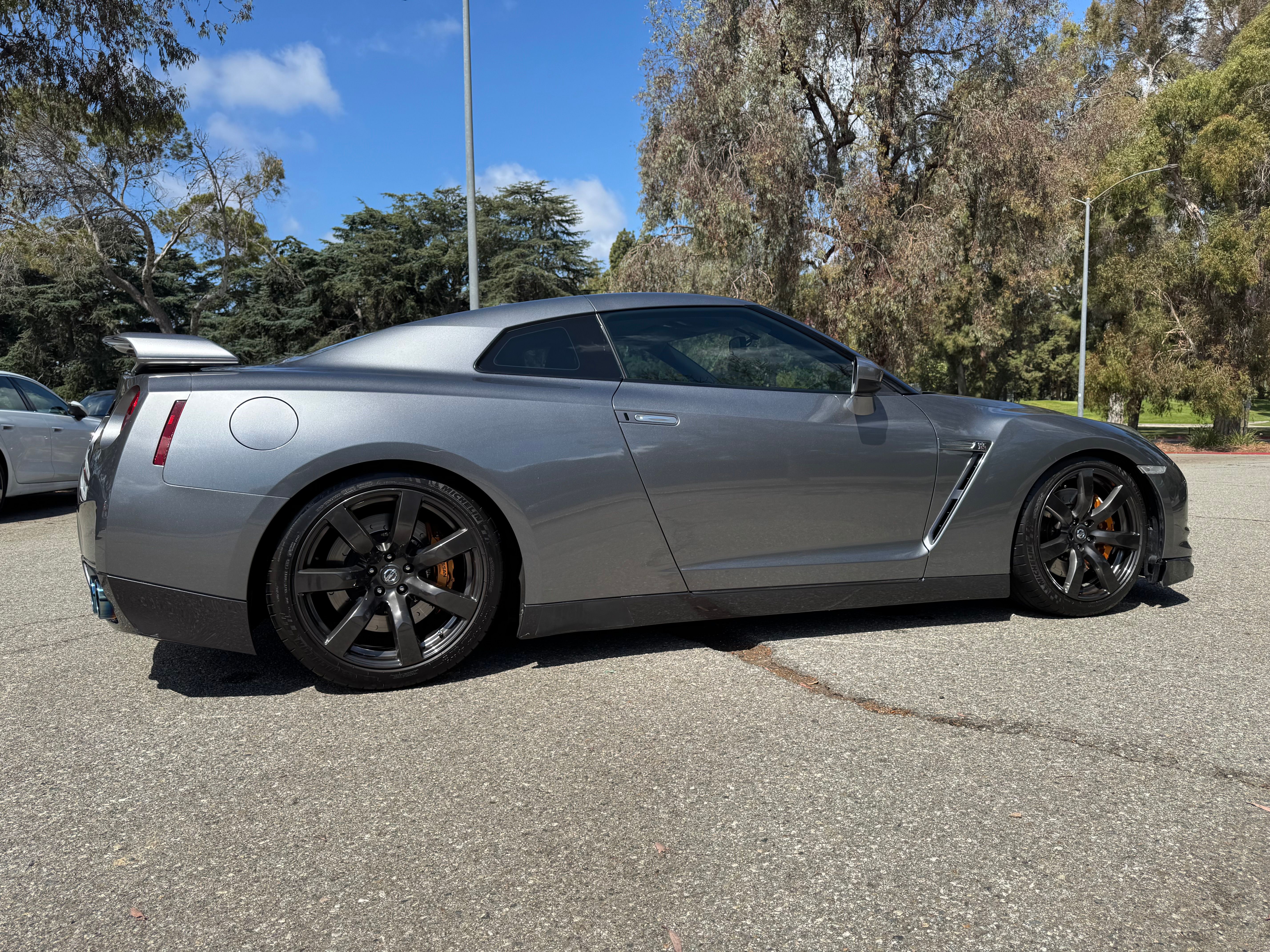 Used 2010 Nissan GT-R Premium AWD/4WD image 13