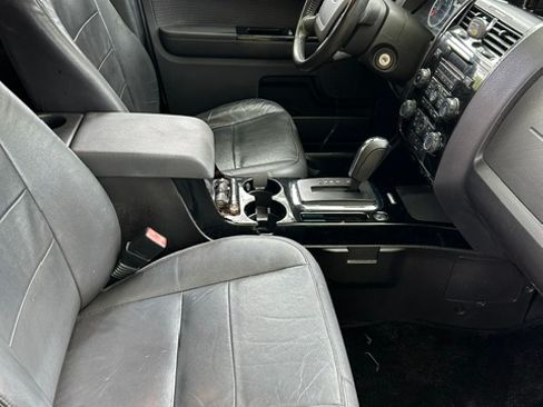 Used 2010 Ford Escape Limited image 9