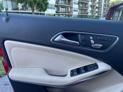 Used 2020 Mercedes-Benz GLA 250 4MATIC image 4