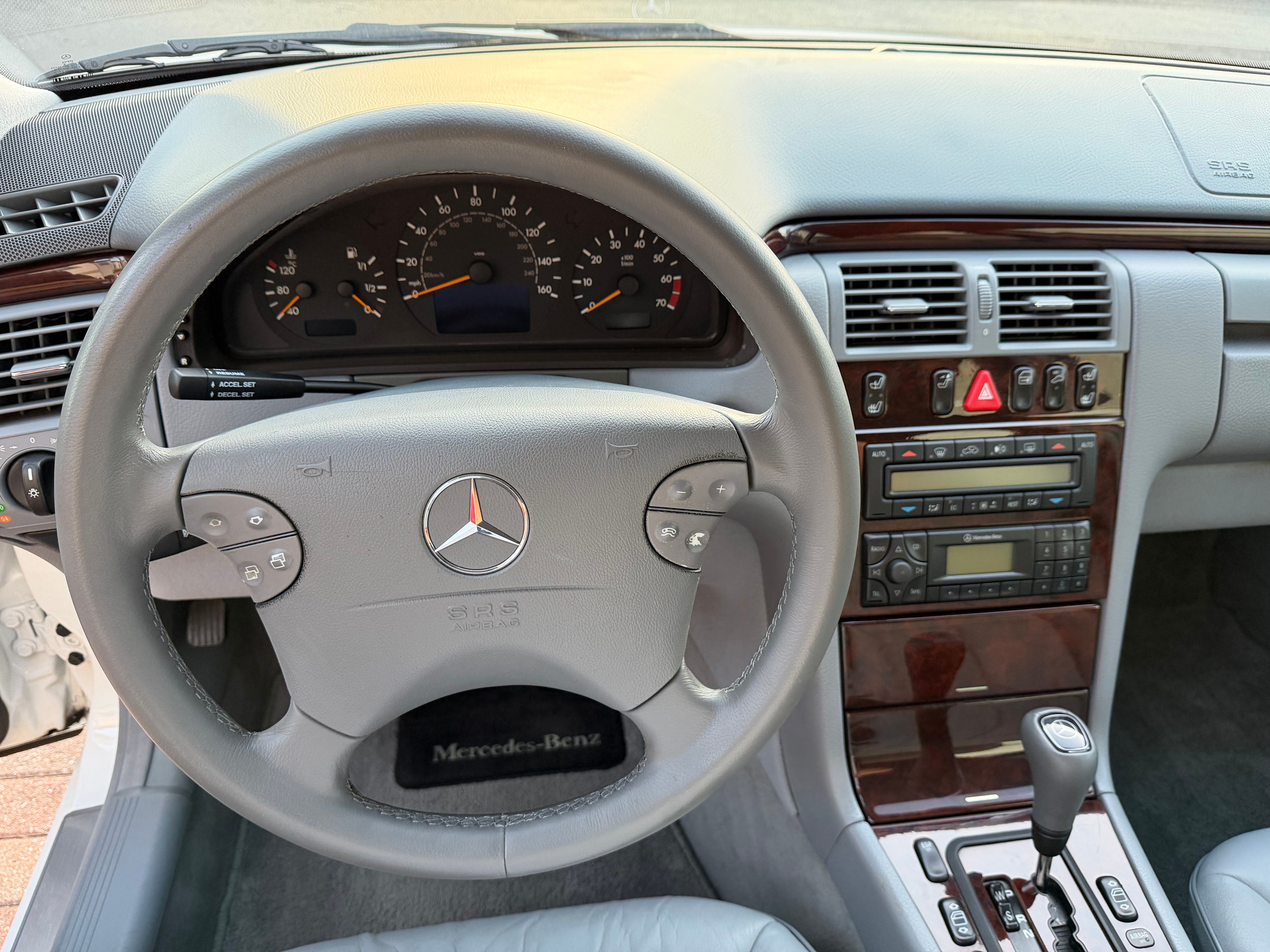 Used 2000 Mercedes-Benz E 320 Sedan image 16