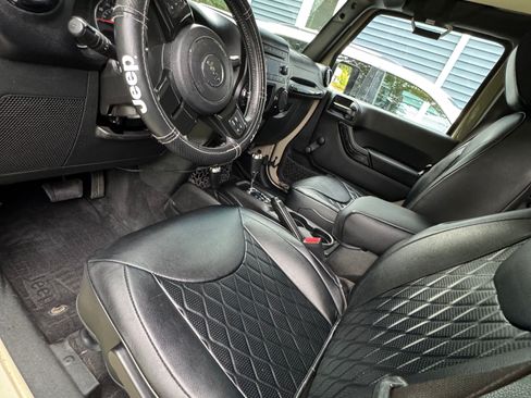 Used 2017 Jeep Wrangler Unlimited Sport w/ Connectivity Group image 19