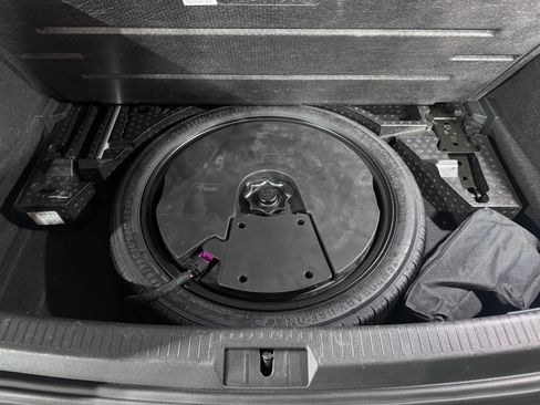 Used 2018 Volkswagen Golf 4-Door image 18