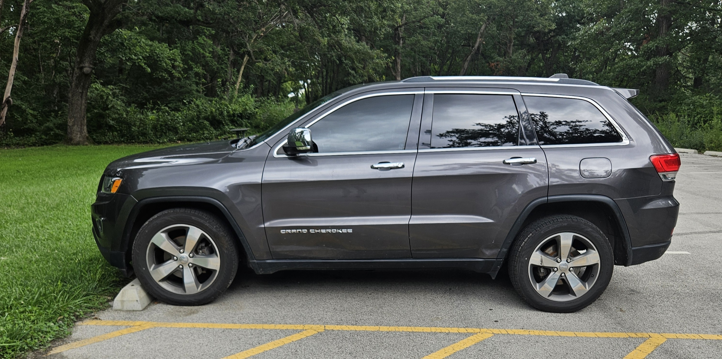 Used 2014 Jeep Grand Cherokee Limited w/ Trailer Tow Group IV AWD/4WD image 5