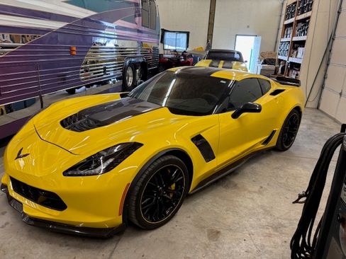 Used 2016 Chevrolet Corvette Z06 w/ C7.r Special Edition image 4