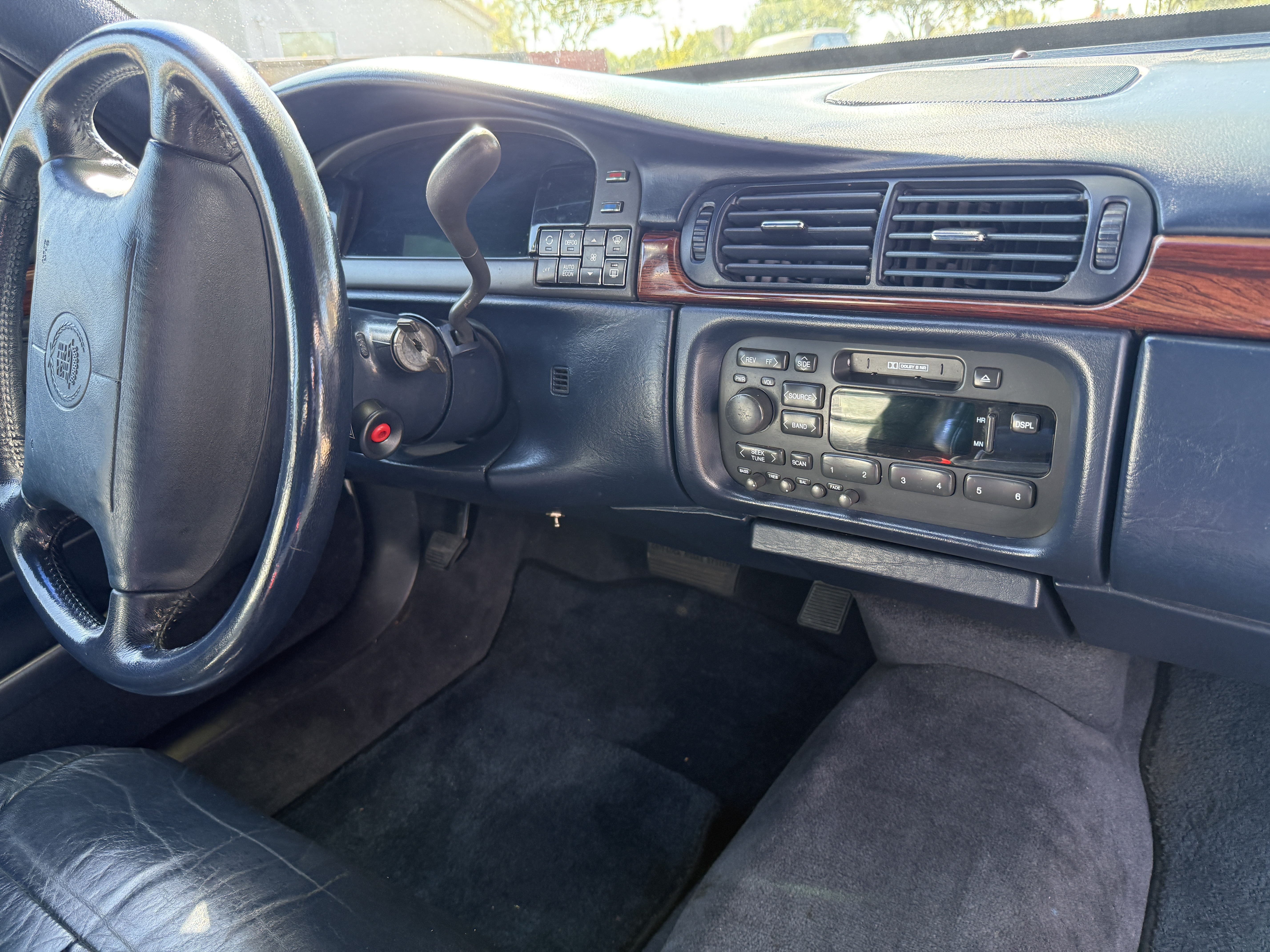 Used 1997 Cadillac De Ville Sedan w/ Safety/Security Pkg FWD image 5