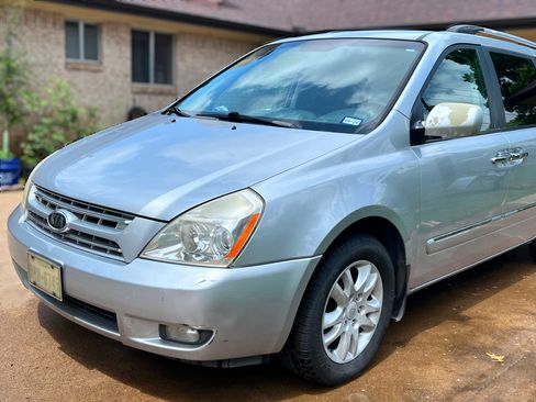 Used 2010 Kia Sedona EX FWD image 5