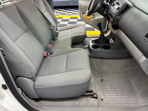 Used 2010 Toyota Tacoma 4x4 Regular Cab image 29